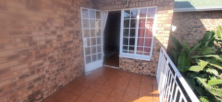 4 Bedroom Property for Sale in Mulbarton Gauteng