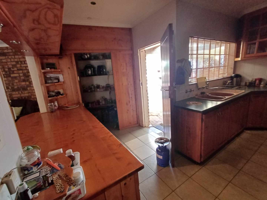 4 Bedroom Property for Sale in Mulbarton Gauteng
