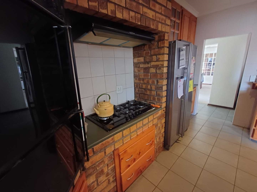 4 Bedroom Property for Sale in Mulbarton Gauteng