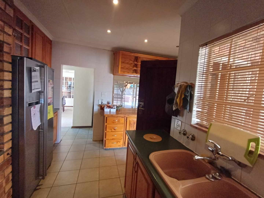 4 Bedroom Property for Sale in Mulbarton Gauteng