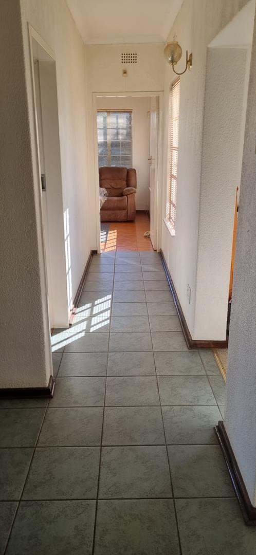 4 Bedroom Property for Sale in Mulbarton Gauteng