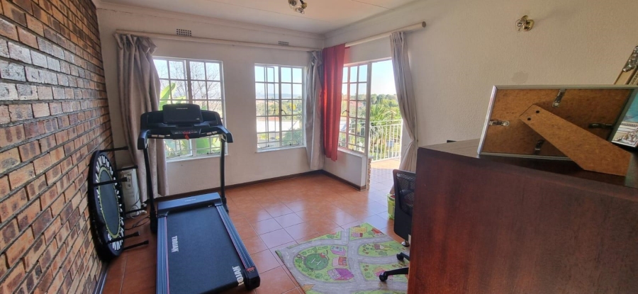 4 Bedroom Property for Sale in Mulbarton Gauteng