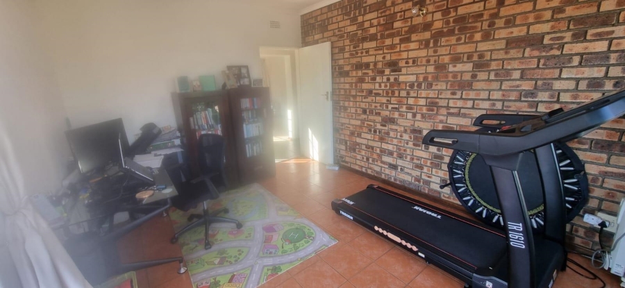 4 Bedroom Property for Sale in Mulbarton Gauteng
