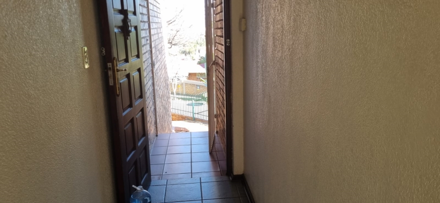 4 Bedroom Property for Sale in Mulbarton Gauteng