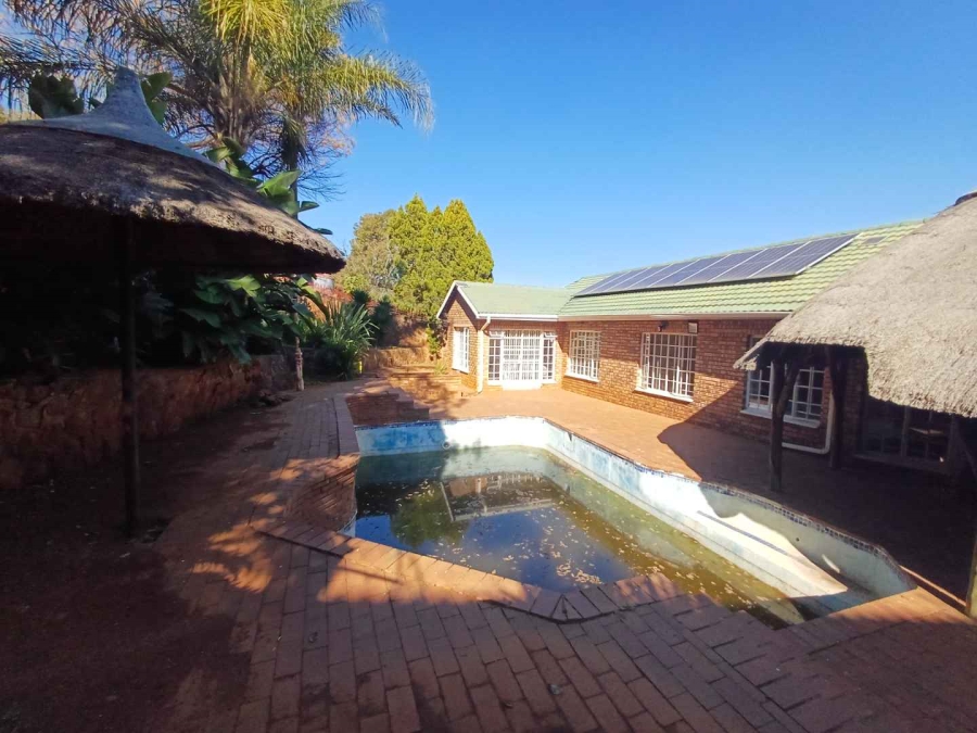 4 Bedroom Property for Sale in Mulbarton Gauteng