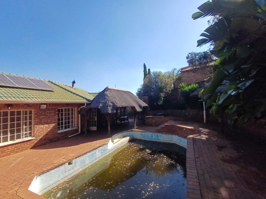 4 Bedroom Property for Sale in Mulbarton Gauteng