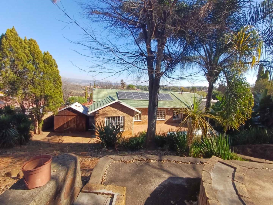 4 Bedroom Property for Sale in Mulbarton Gauteng