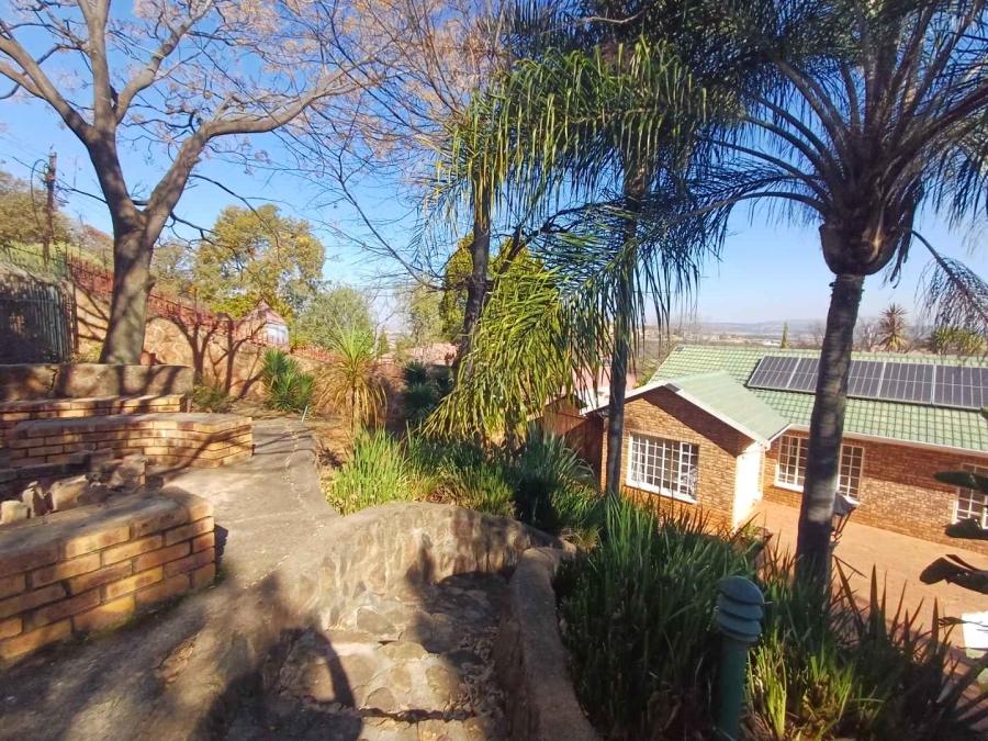 4 Bedroom Property for Sale in Mulbarton Gauteng