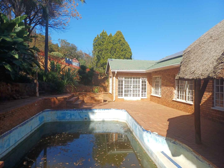 4 Bedroom Property for Sale in Mulbarton Gauteng