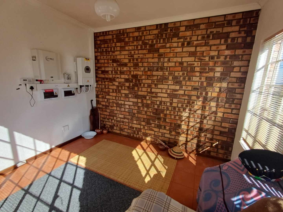4 Bedroom Property for Sale in Mulbarton Gauteng