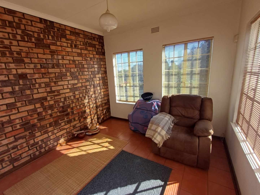 4 Bedroom Property for Sale in Mulbarton Gauteng