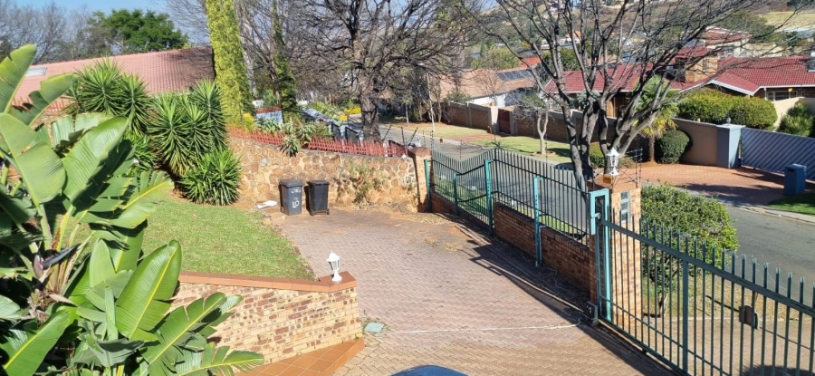 4 Bedroom Property for Sale in Mulbarton Gauteng