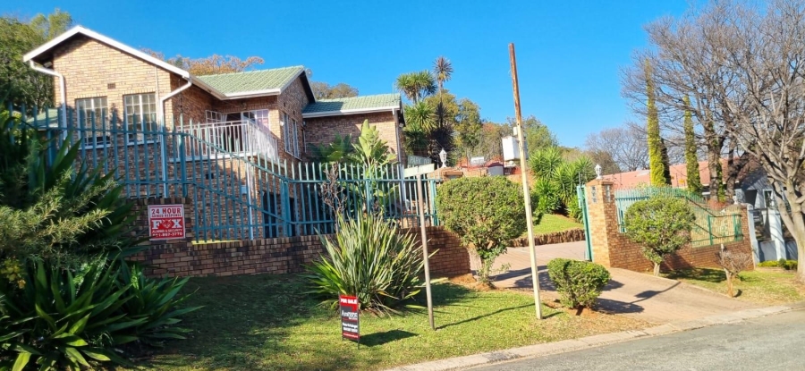 4 Bedroom Property for Sale in Mulbarton Gauteng