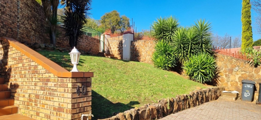 4 Bedroom Property for Sale in Mulbarton Gauteng