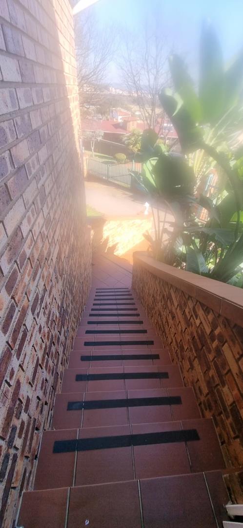 4 Bedroom Property for Sale in Mulbarton Gauteng