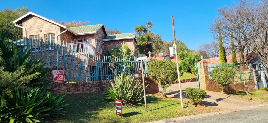 4 Bedroom Property for Sale in Mulbarton Gauteng