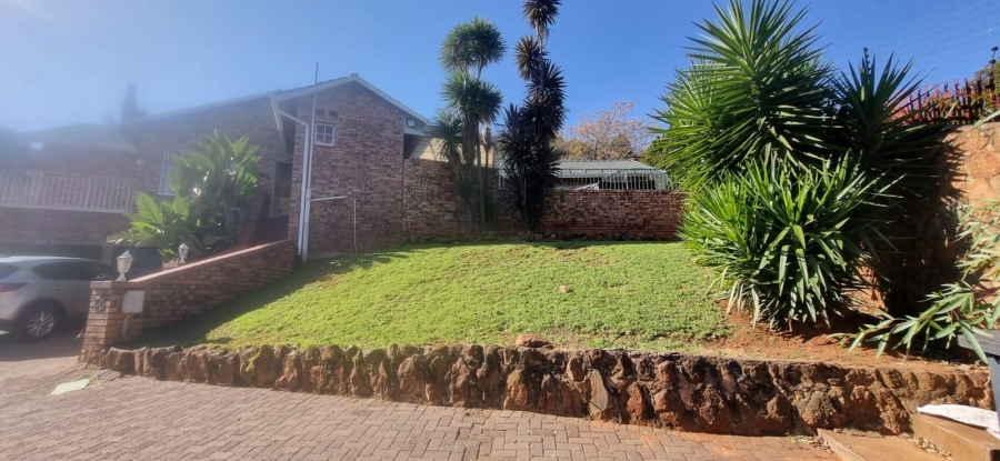 4 Bedroom Property for Sale in Mulbarton Gauteng