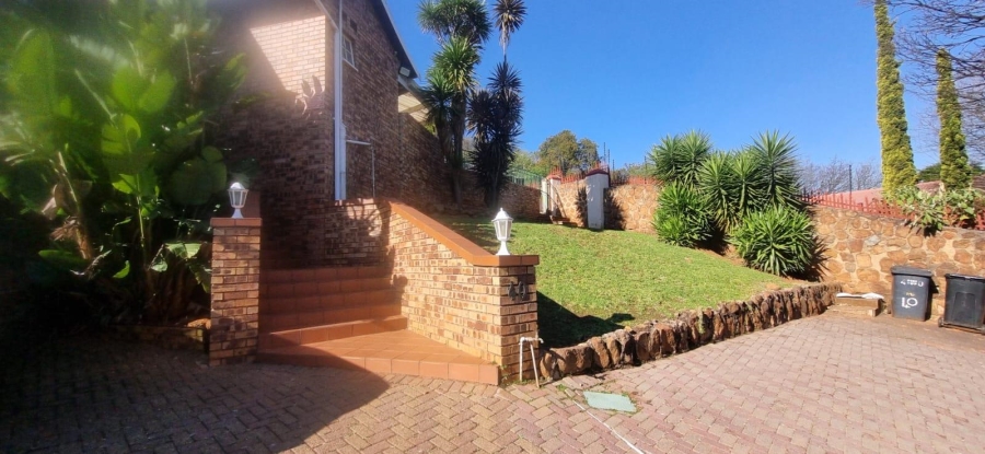 4 Bedroom Property for Sale in Mulbarton Gauteng