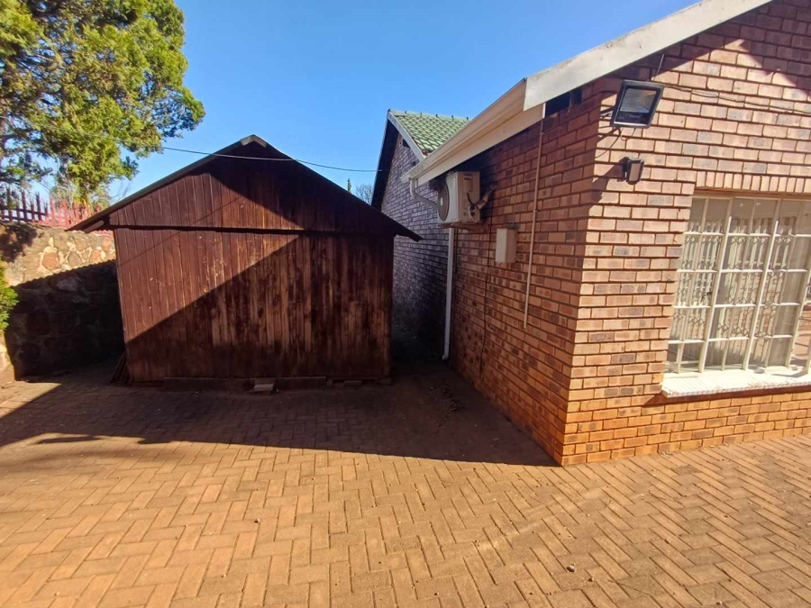 4 Bedroom Property for Sale in Mulbarton Gauteng