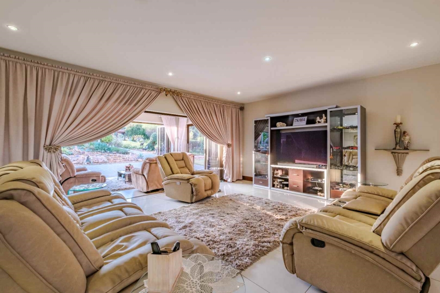 5 Bedroom Property for Sale in Blue Saddle Ranches Gauteng