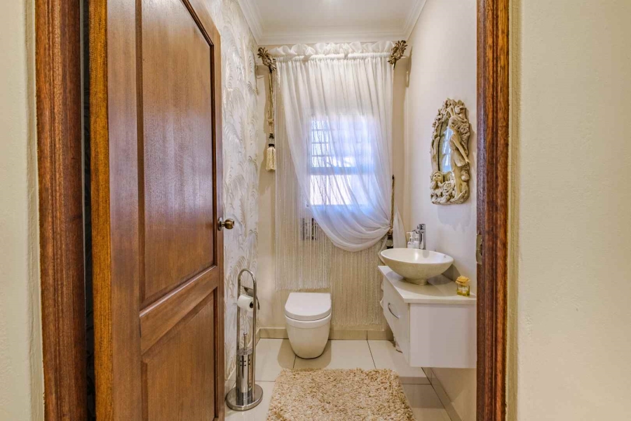 5 Bedroom Property for Sale in Blue Saddle Ranches Gauteng
