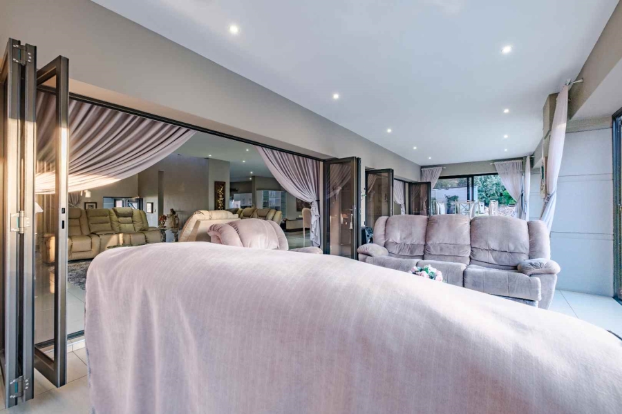 5 Bedroom Property for Sale in Blue Saddle Ranches Gauteng