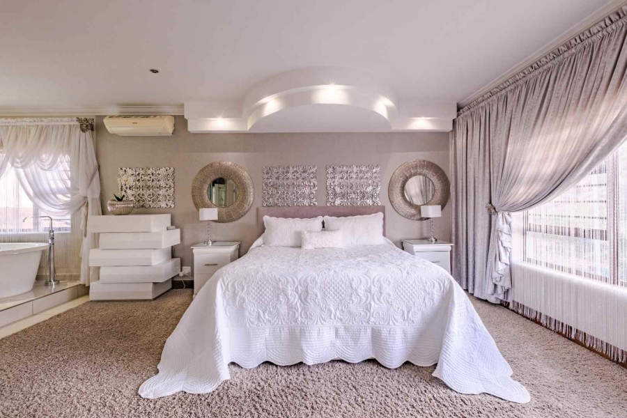 5 Bedroom Property for Sale in Blue Saddle Ranches Gauteng