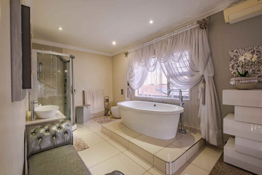 5 Bedroom Property for Sale in Blue Saddle Ranches Gauteng