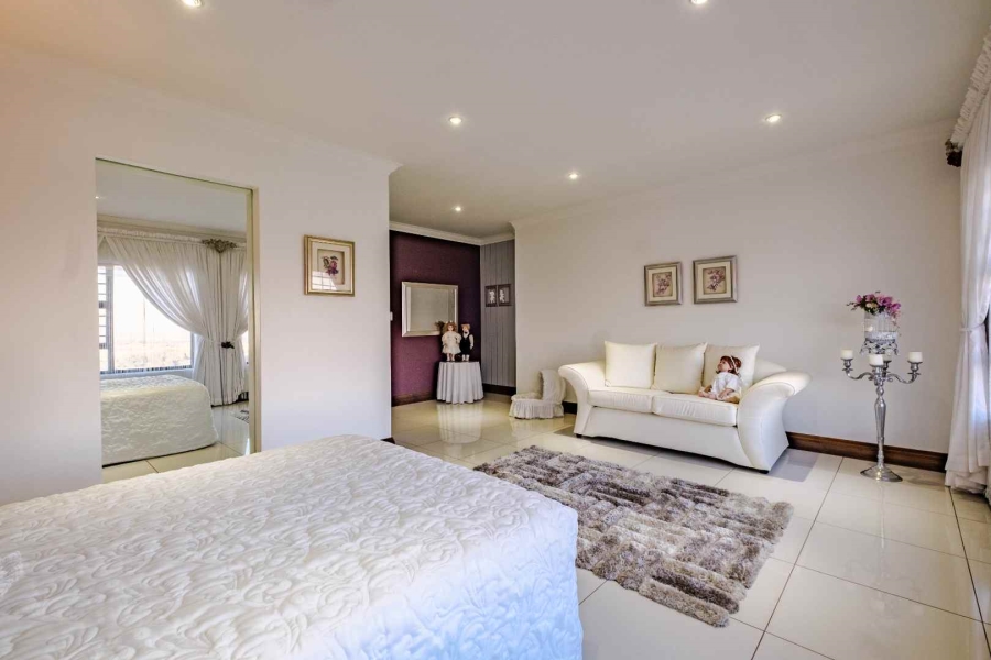 5 Bedroom Property for Sale in Blue Saddle Ranches Gauteng