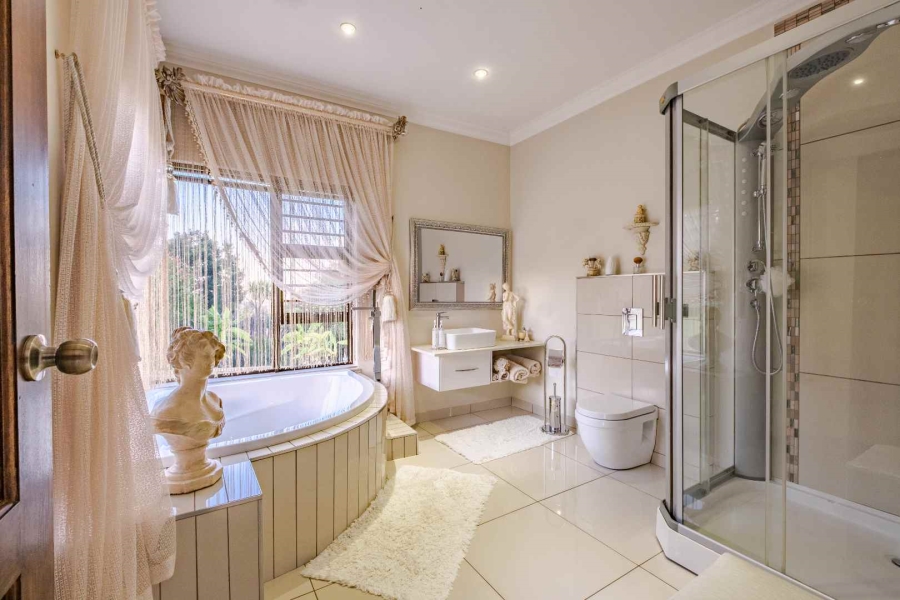 5 Bedroom Property for Sale in Blue Saddle Ranches Gauteng