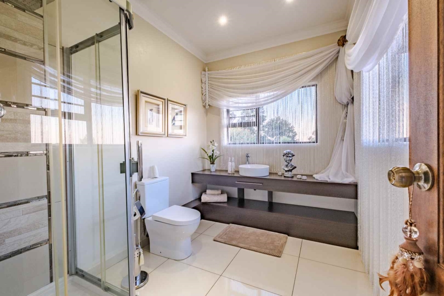 5 Bedroom Property for Sale in Blue Saddle Ranches Gauteng