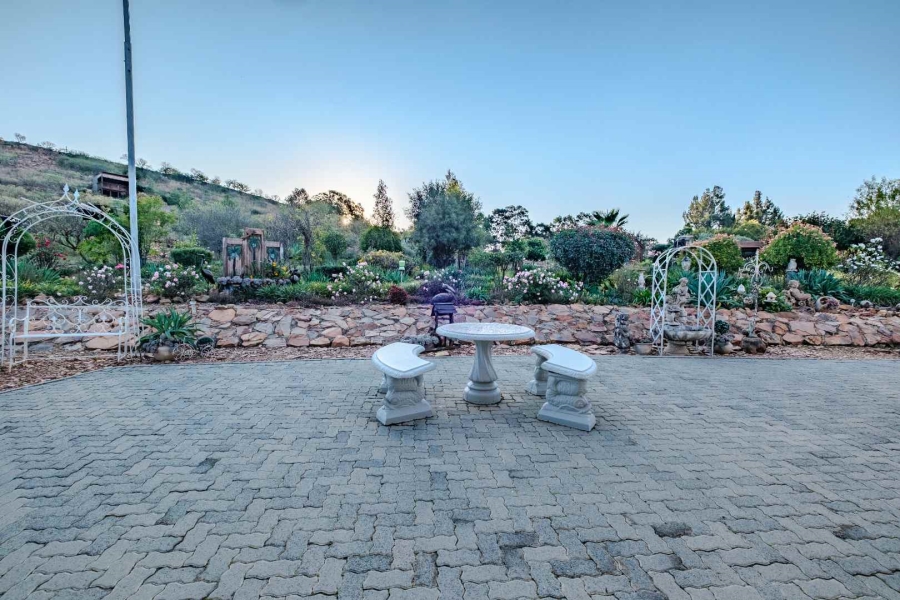 5 Bedroom Property for Sale in Blue Saddle Ranches Gauteng