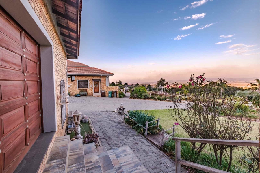 5 Bedroom Property for Sale in Blue Saddle Ranches Gauteng