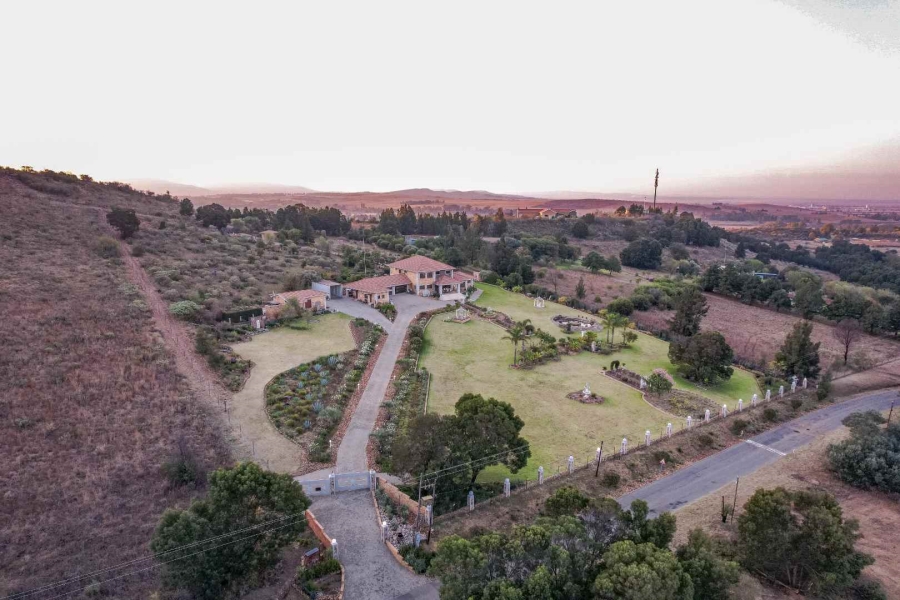 5 Bedroom Property for Sale in Blue Saddle Ranches Gauteng