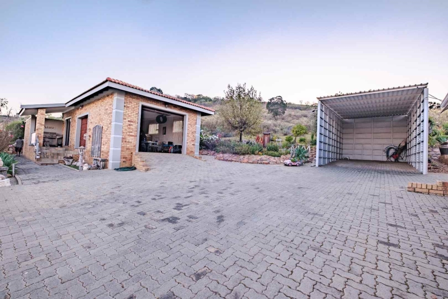 5 Bedroom Property for Sale in Blue Saddle Ranches Gauteng