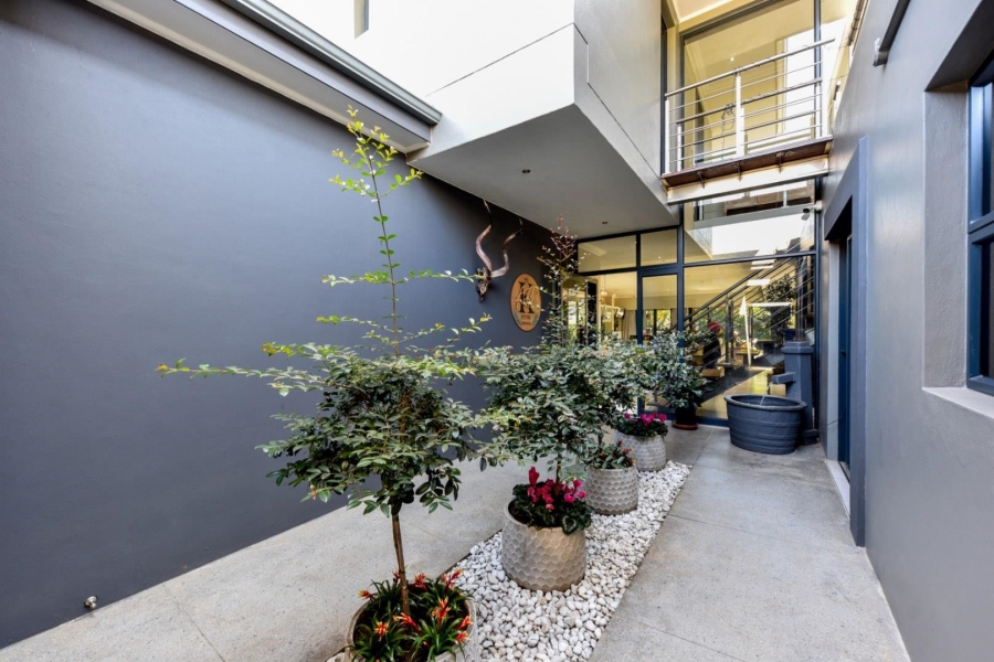 4 Bedroom Property for Sale in Lombardy Estate Gauteng