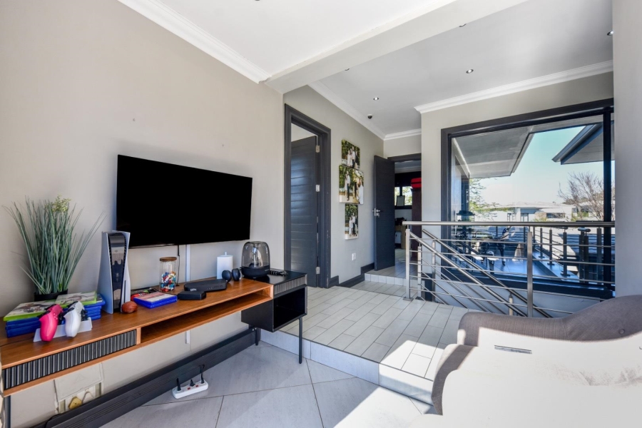 4 Bedroom Property for Sale in Lombardy Estate Gauteng