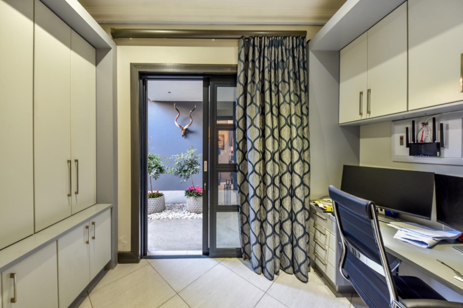 4 Bedroom Property for Sale in Lombardy Estate Gauteng