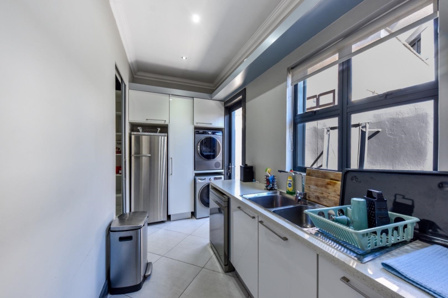 4 Bedroom Property for Sale in Lombardy Estate Gauteng