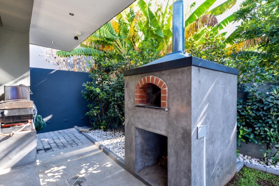 4 Bedroom Property for Sale in Lombardy Estate Gauteng