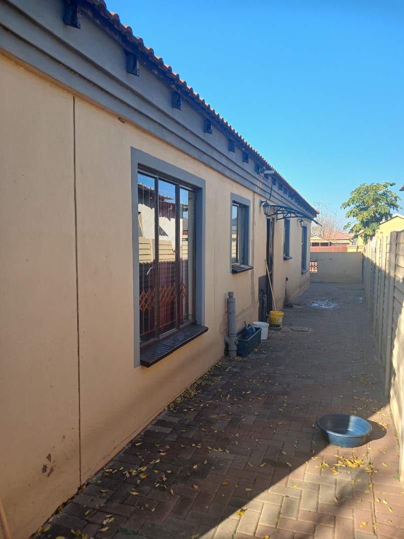 3 Bedroom Property for Sale in Nkwe Estate Gauteng