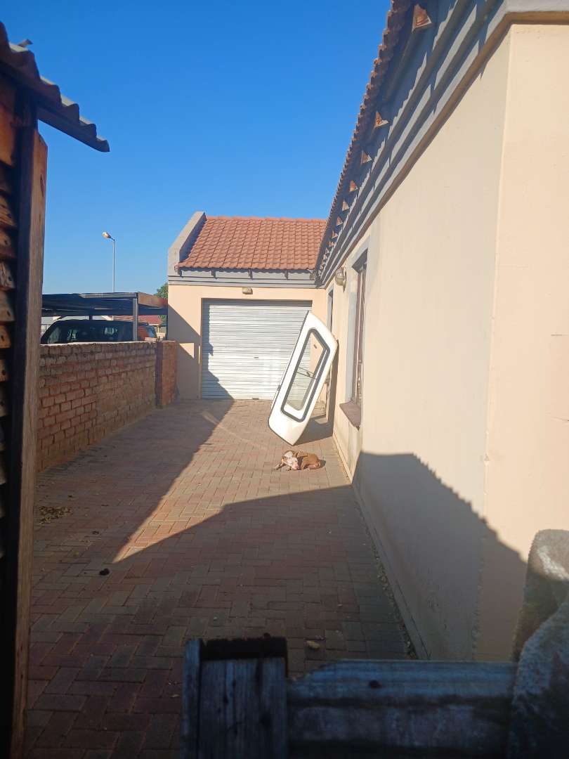 3 Bedroom Property for Sale in Nkwe Estate Gauteng