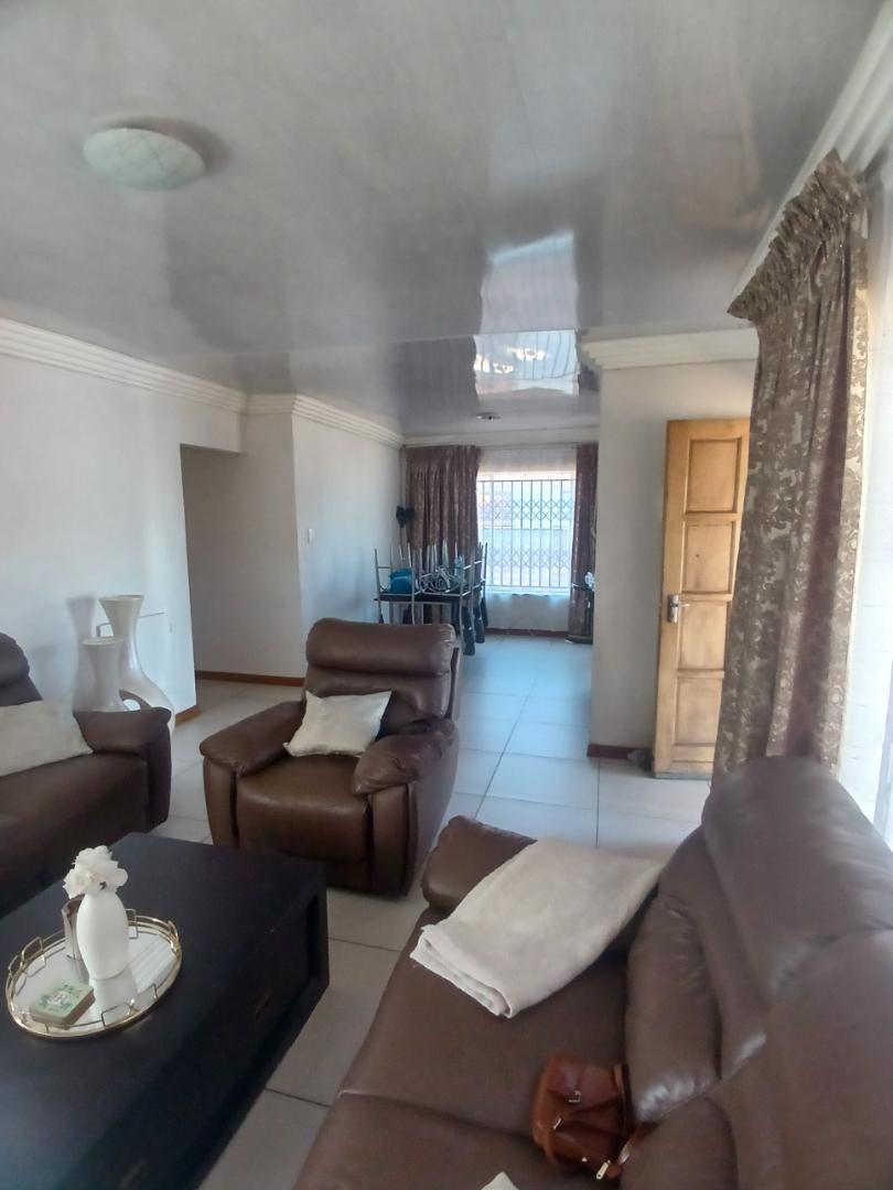 3 Bedroom Property for Sale in Nkwe Estate Gauteng