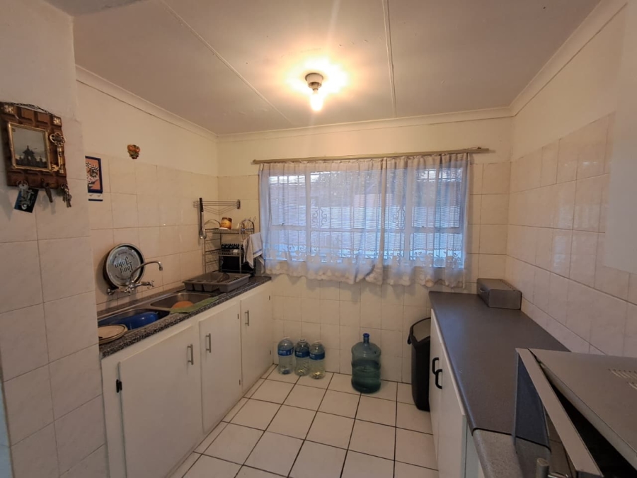 To Let 3 Bedroom Property for Rent in The Hill Gauteng