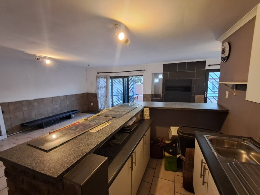 To Let 3 Bedroom Property for Rent in The Hill Gauteng