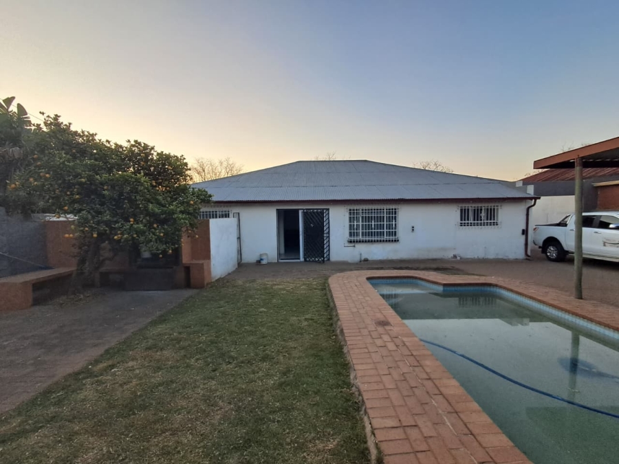 To Let 3 Bedroom Property for Rent in The Hill Gauteng