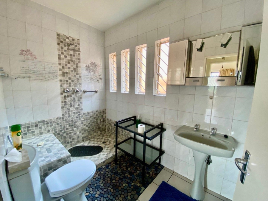 4 Bedroom Property for Sale in Bassonia Gauteng