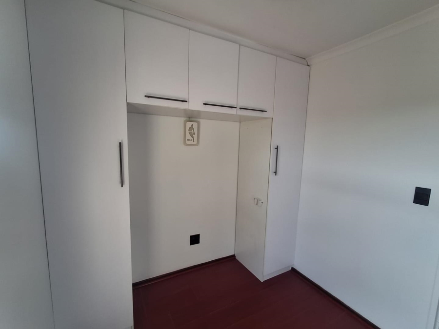 2 Bedroom Property for Sale in Glenanda Gauteng