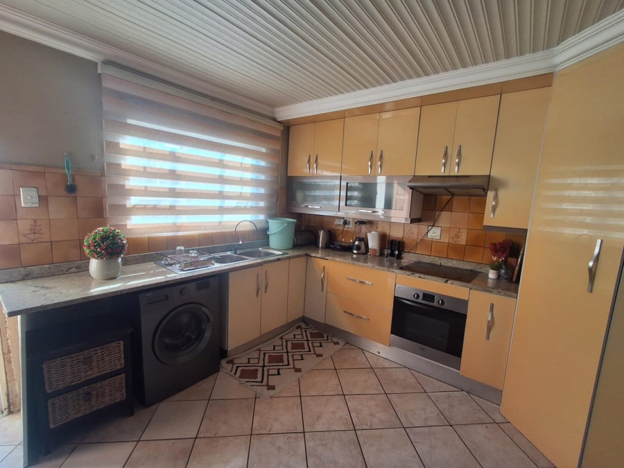 4 Bedroom Property for Sale in Liefde en Vrede Gauteng