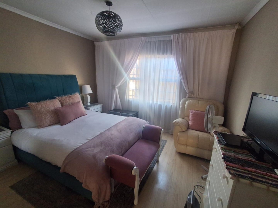 4 Bedroom Property for Sale in Liefde en Vrede Gauteng